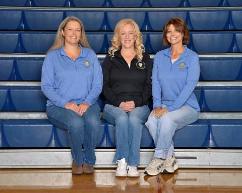005_FRONT_OFFICE_STAFF_01.jpg